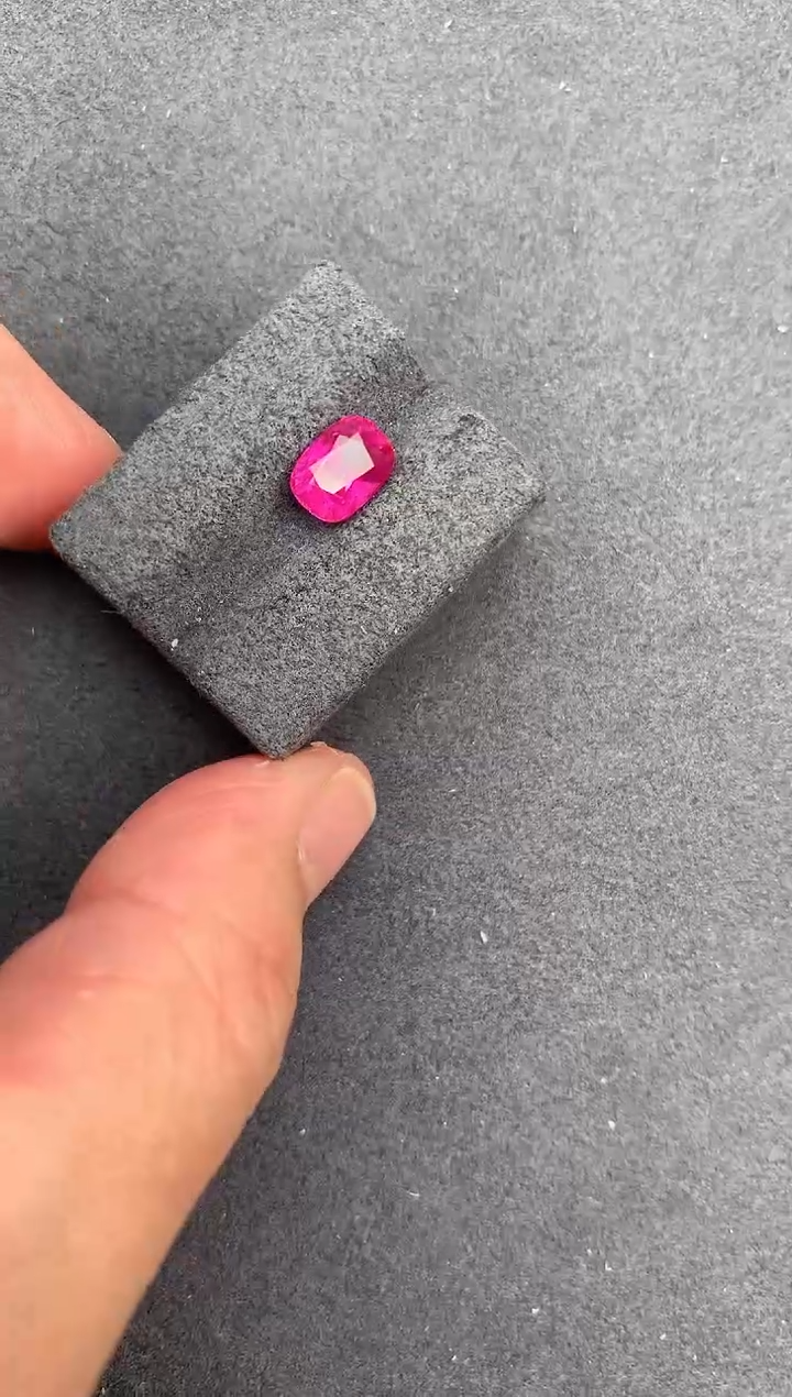 【闪购商品】红宝石裸石未镶嵌2ct无烧粉红宝