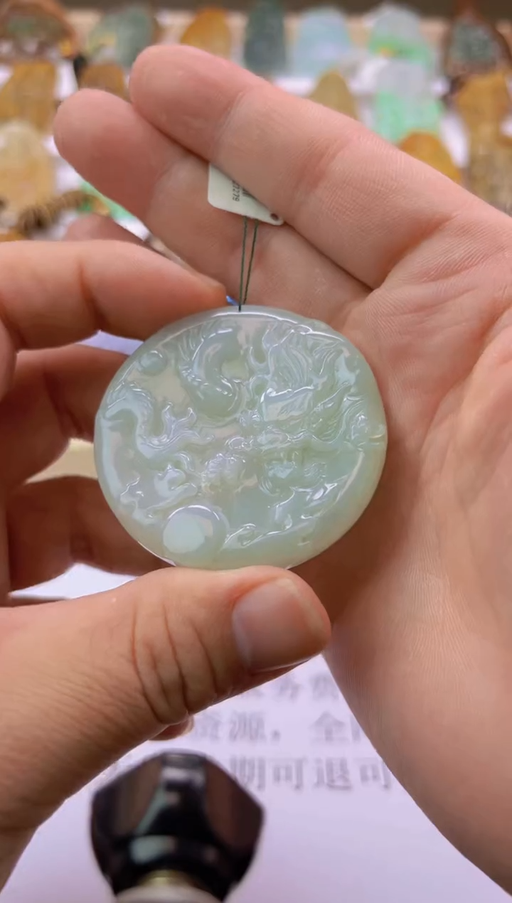 翡翠未镶嵌颈饰天然翡翠