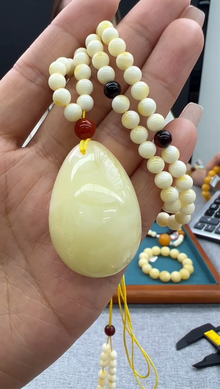 【闪购商品】琥珀颈饰未镶嵌626秒拍号