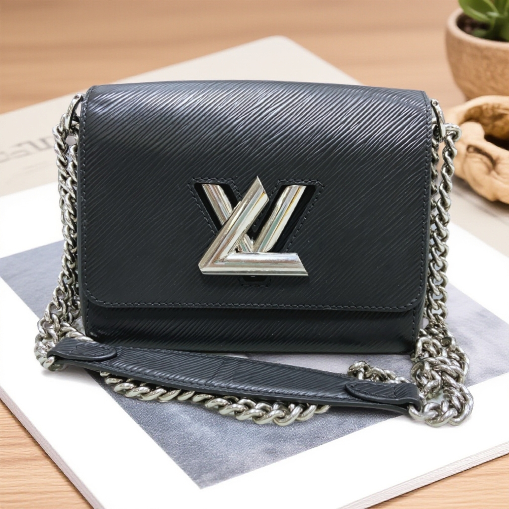 95新 LouisVuitton/路易威登 黑色水波纹扭一扭芯片款 1862 4744 