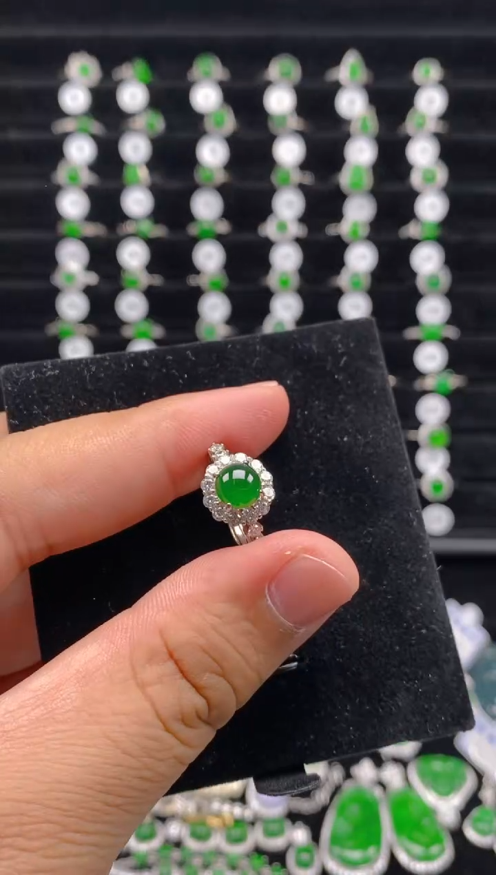 【闪购商品】翡翠挂件银S925镶嵌翡翠