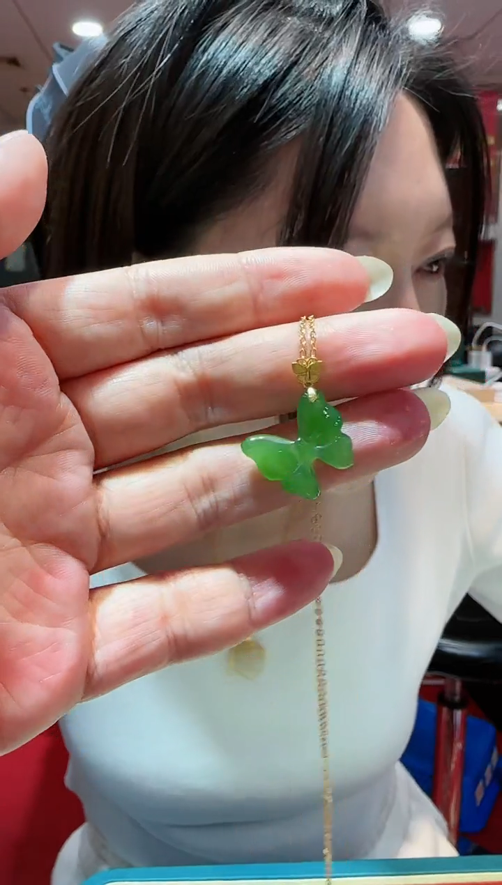 【闪购商品】和田玉吊坠18K金镶嵌蝴蝶HNZ9332