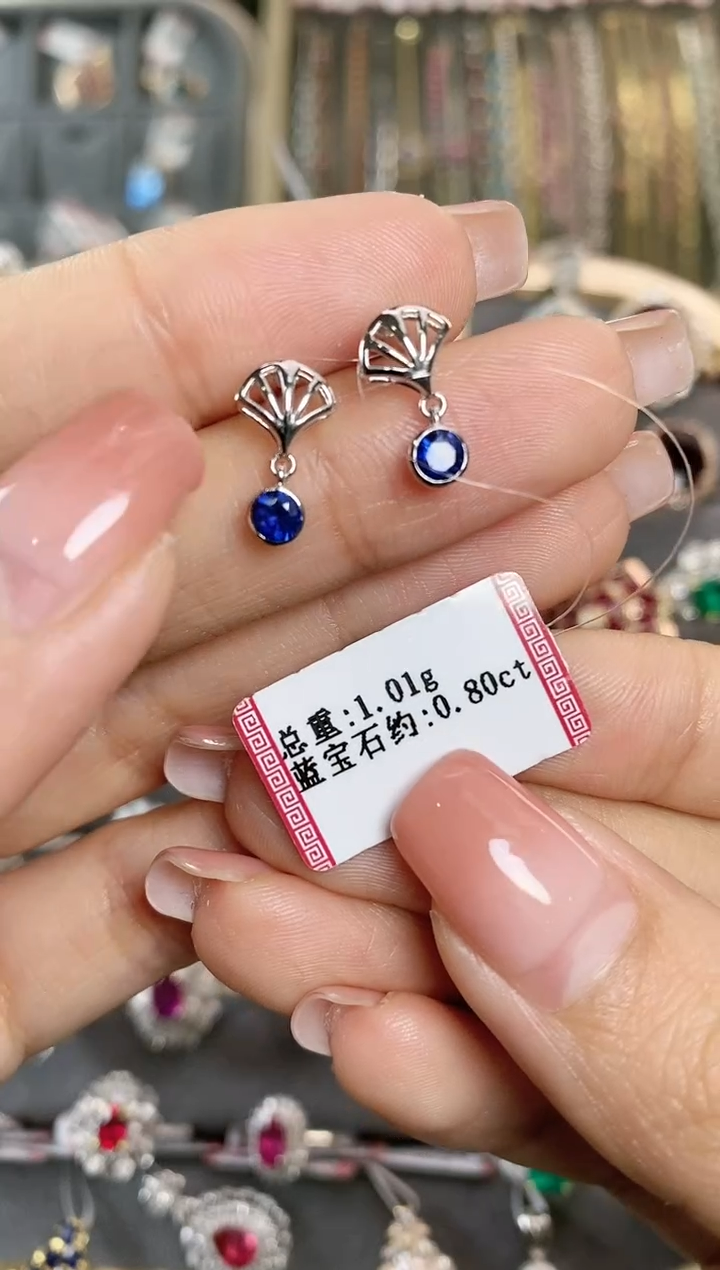 【闪购商品】蓝宝石耳饰18K金镶嵌18K金镶嵌蓝宝石耳饰