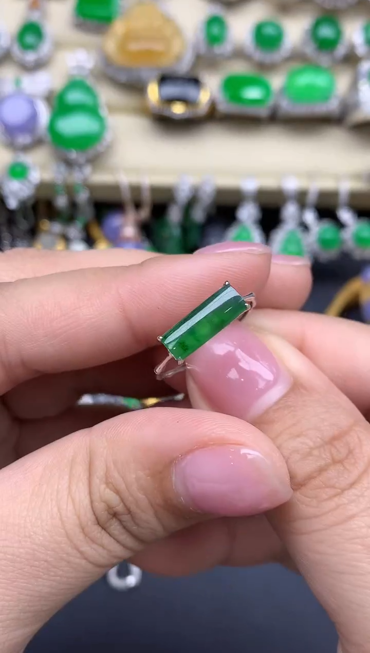 【闪购商品】翡翠戒指18K金镶嵌351-中国好珍宝