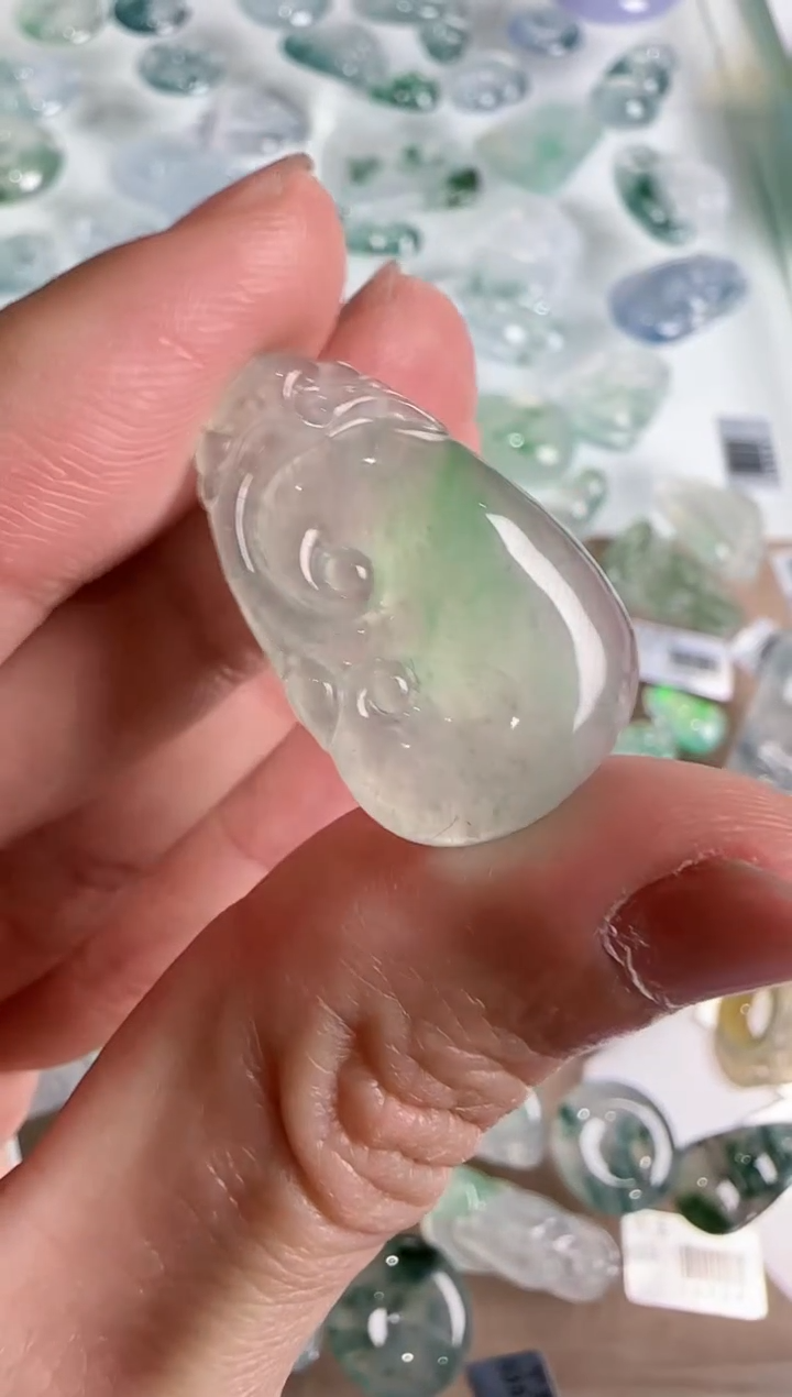 【闪购商品】翡翠吊坠(不含链)未镶嵌··