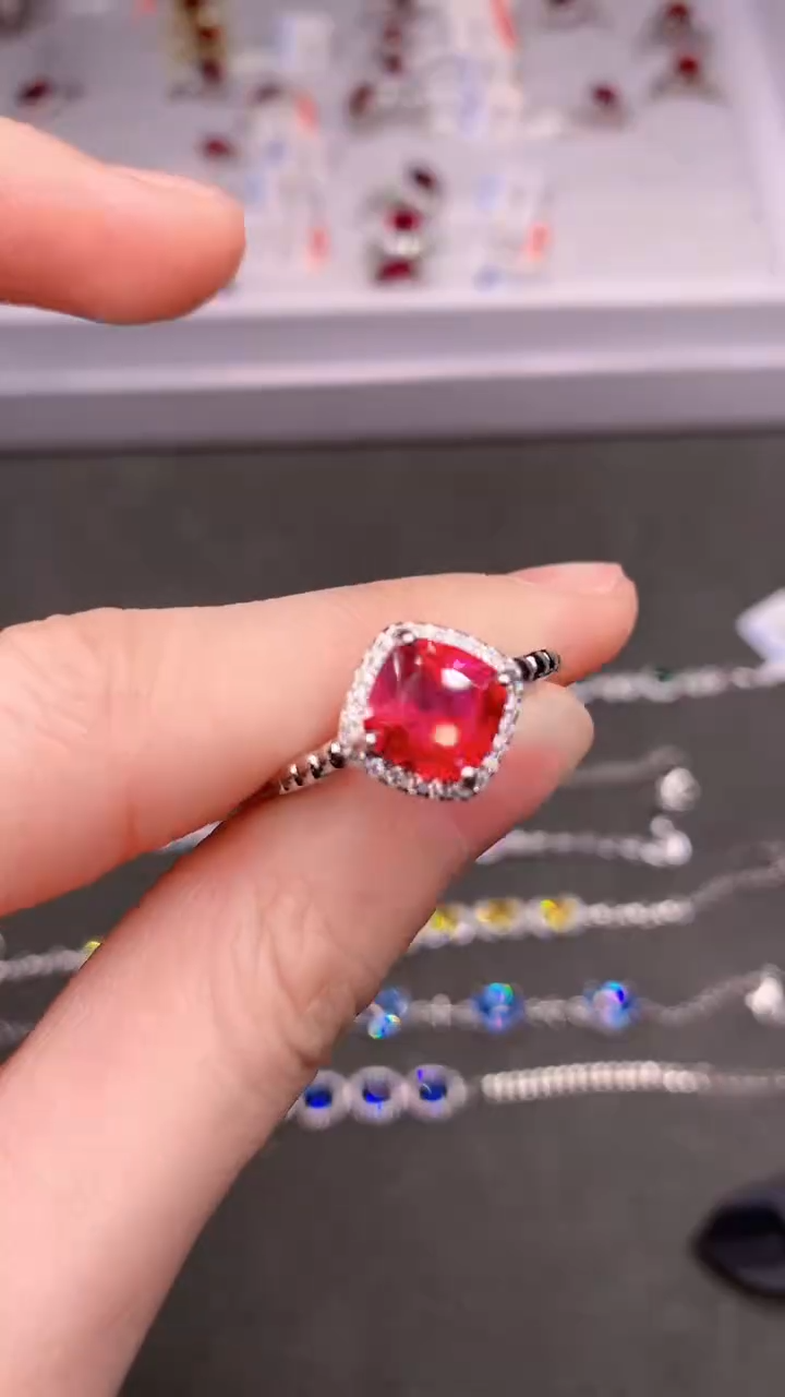【闪购商品】红宝石戒指银S925镶嵌......