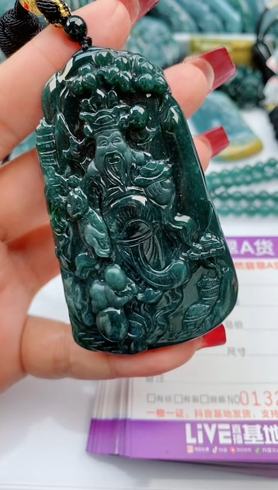 【闪购商品】翡翠颈饰未镶嵌                 