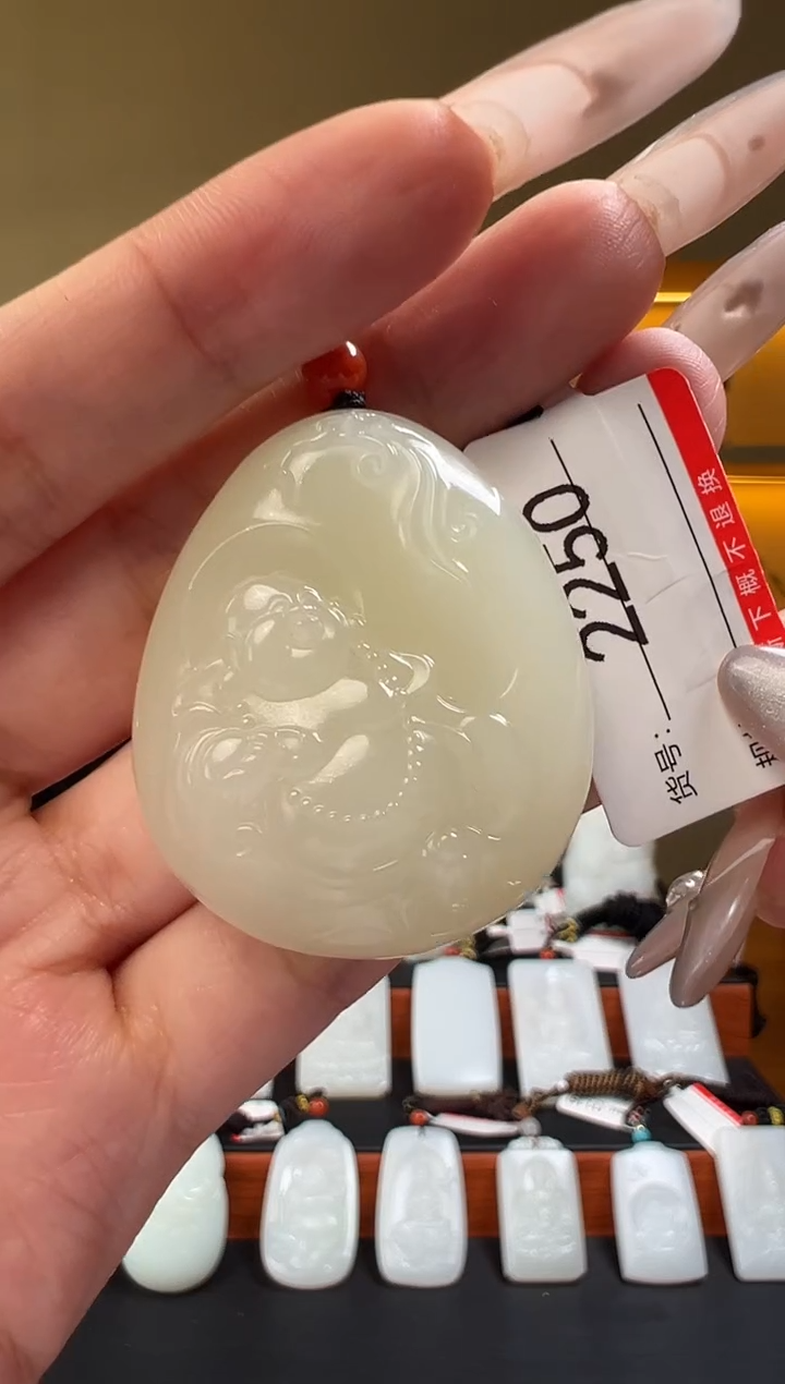 颈饰未镶嵌和田玉1