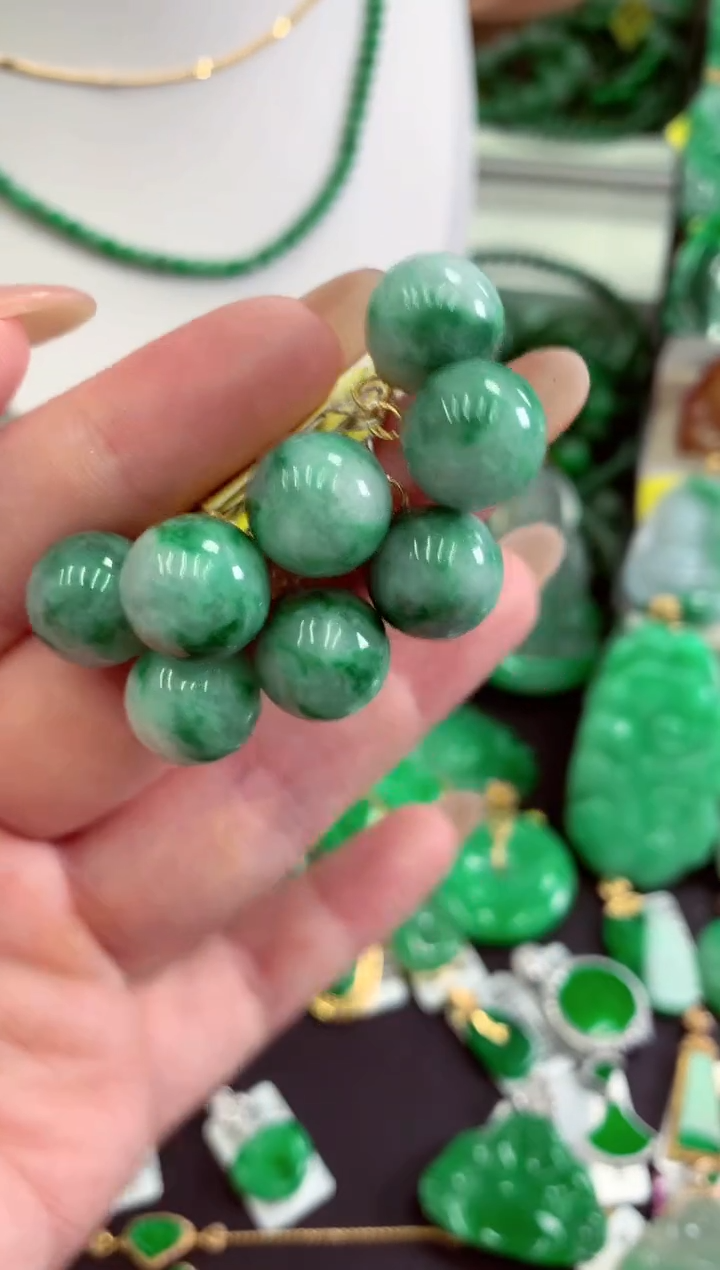 翡翠18K金镶嵌吊坠(不含链)多样性发货其中一件