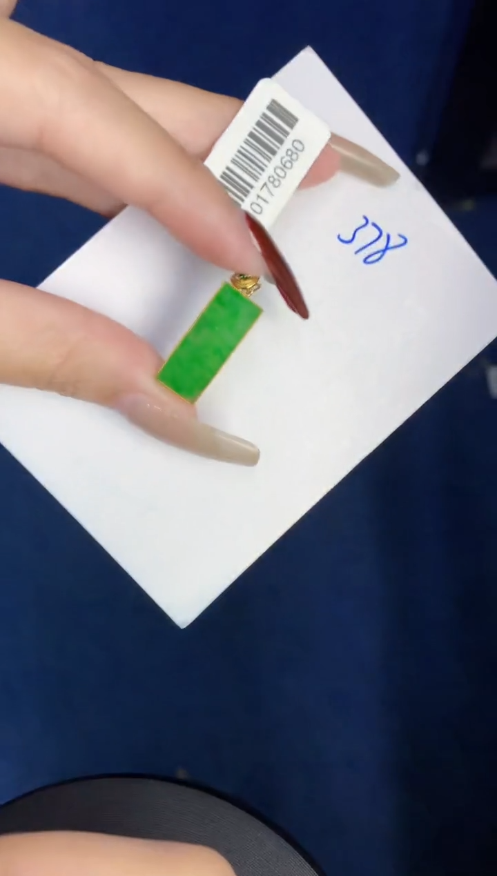 【闪购商品】翡翠颈饰18K金镶嵌0000000000