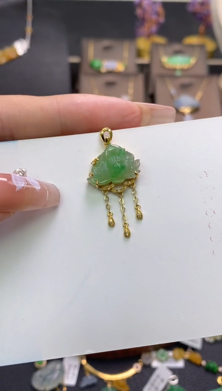 【闪购商品】翡翠颈饰18K金镶嵌净货18395