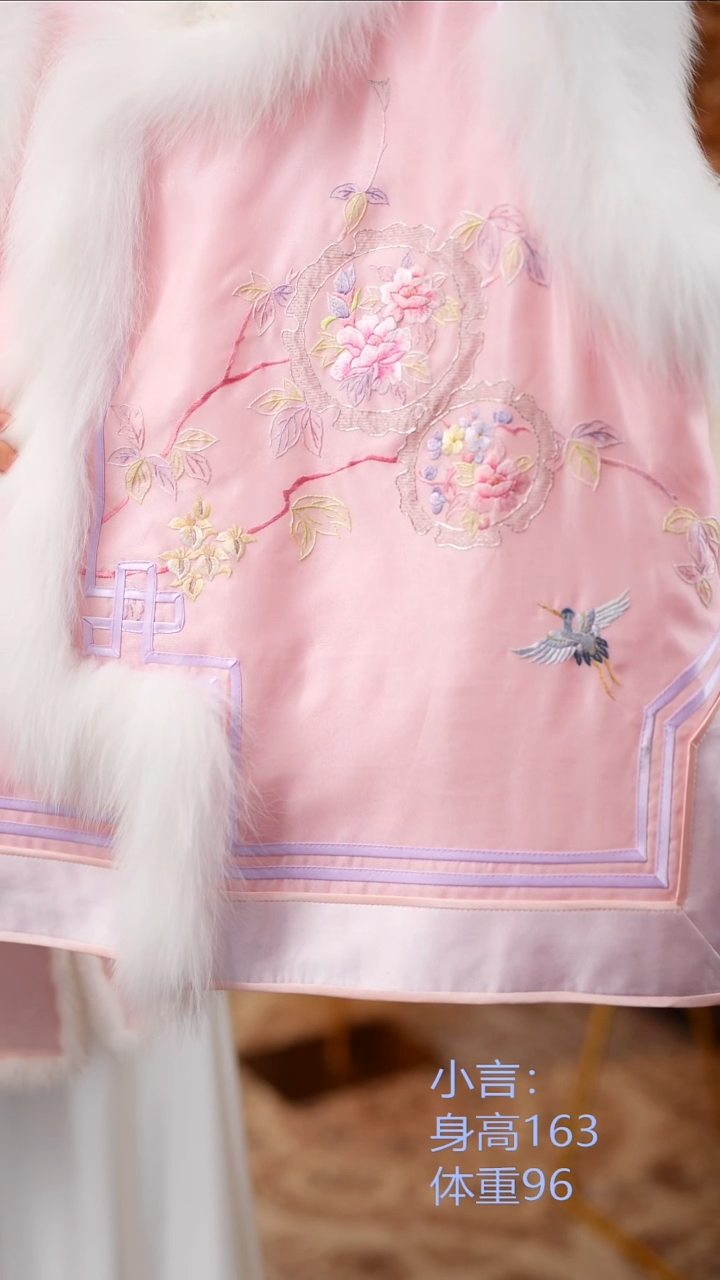 织绣桑蚕丝非遗苏绣服饰