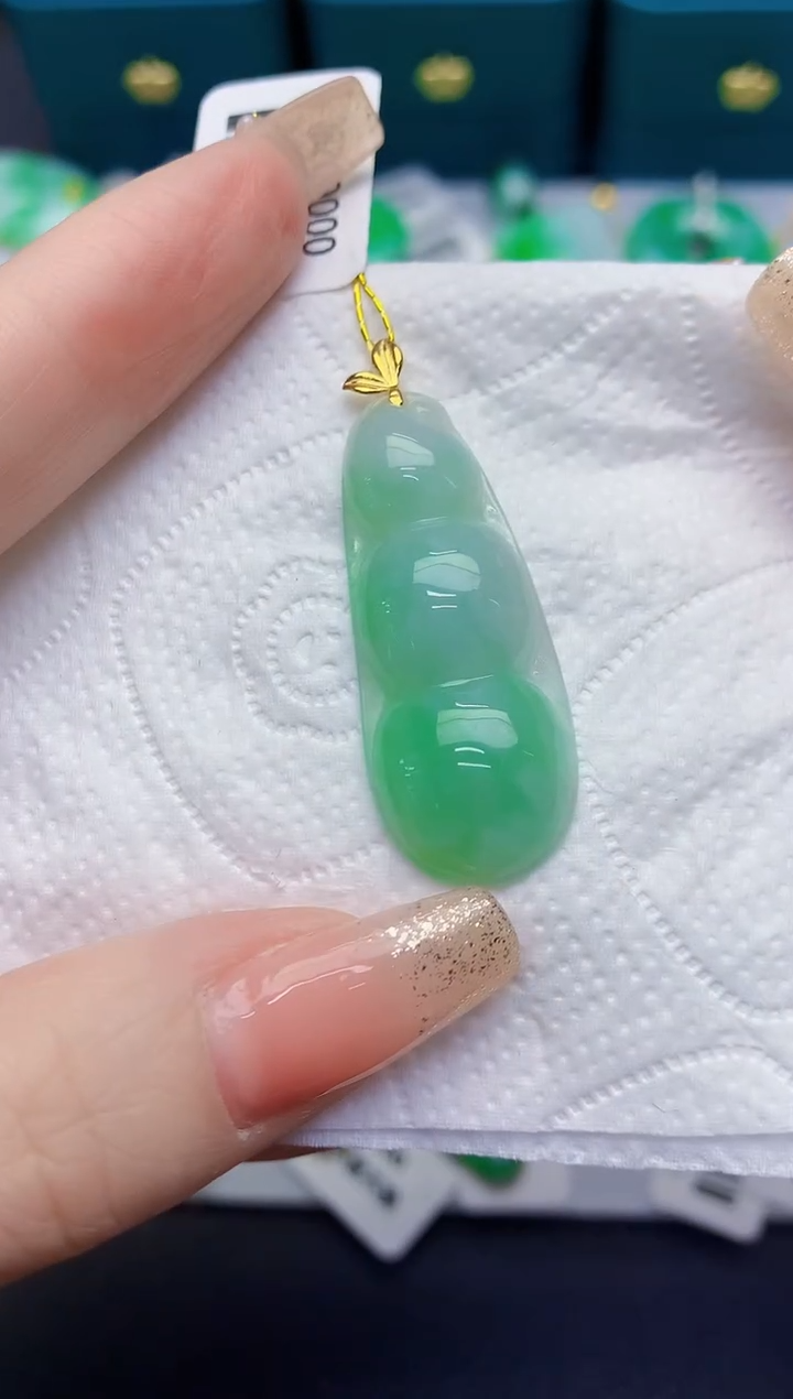 颈饰18K金镶嵌翡翠缅甸天然翡翠A货