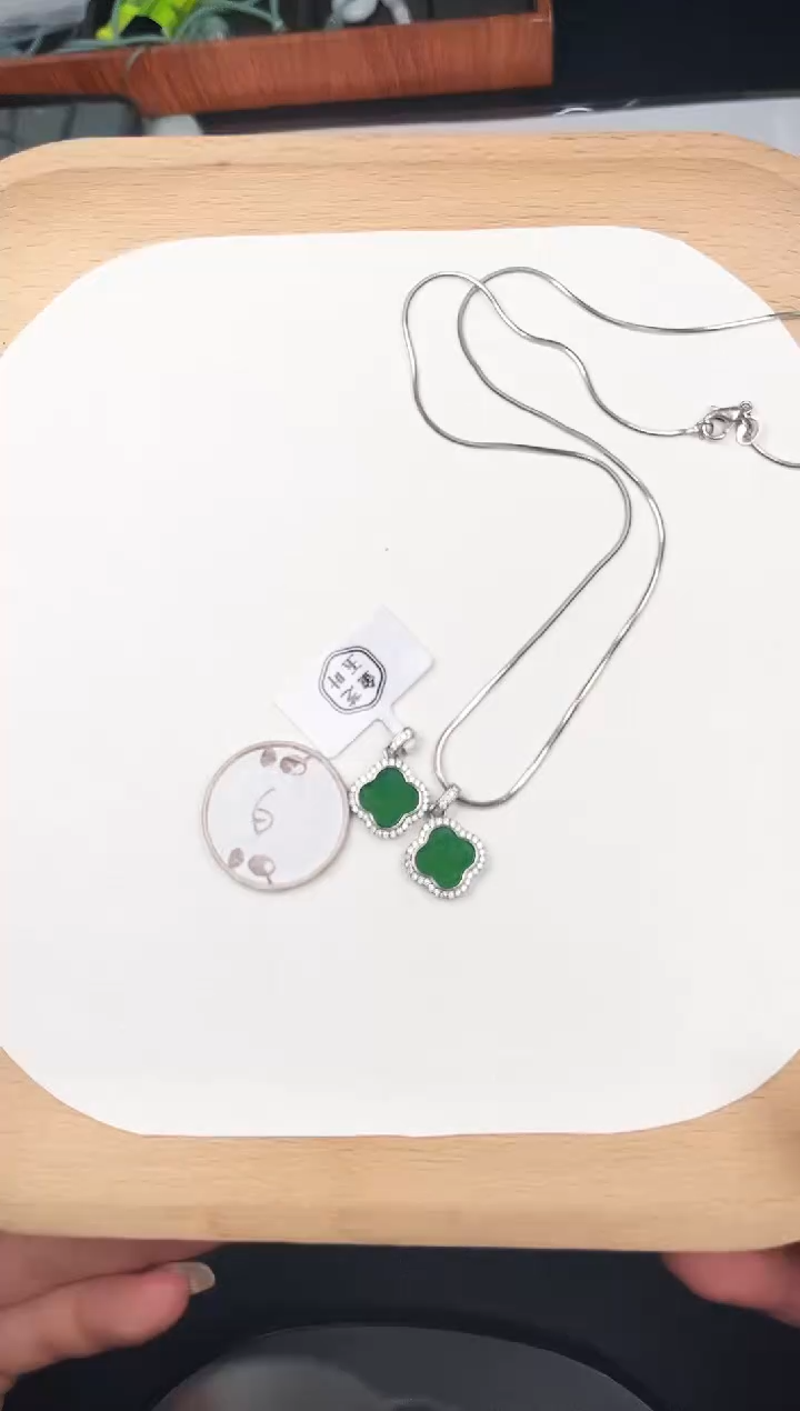 颈饰未镶嵌翡翠5C125翡翠阳绿四叶草（不含链)