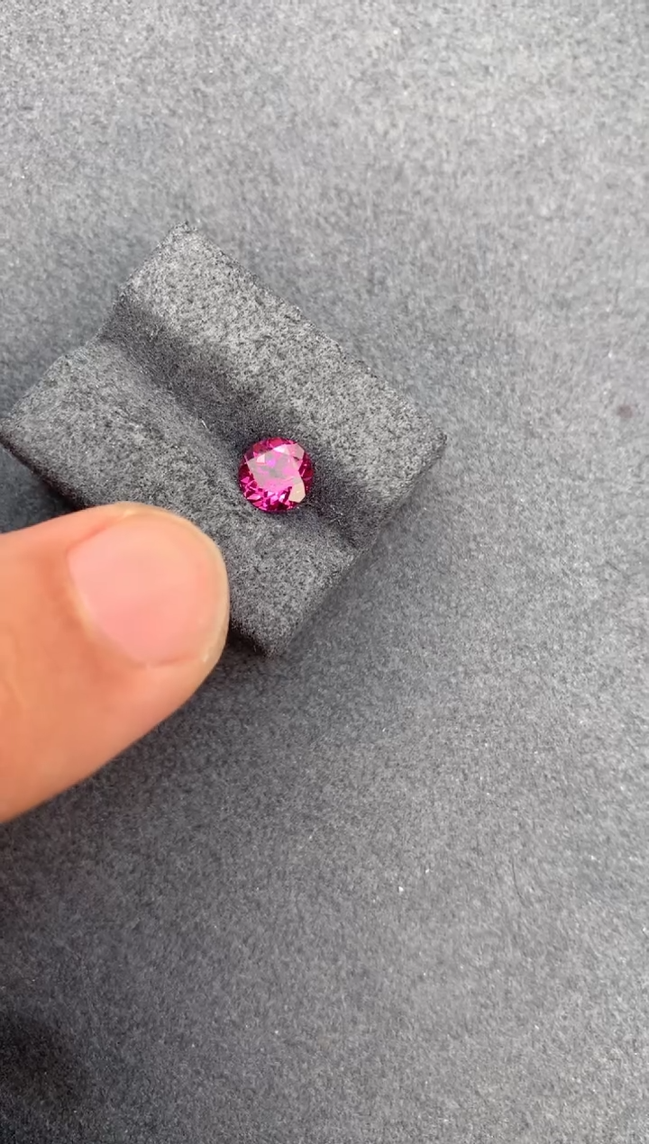 【闪购商品】石榴石裸石未镶嵌1ct镁铝