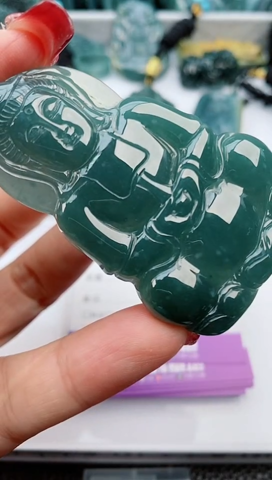 【闪购商品】翡翠颈饰未镶嵌           