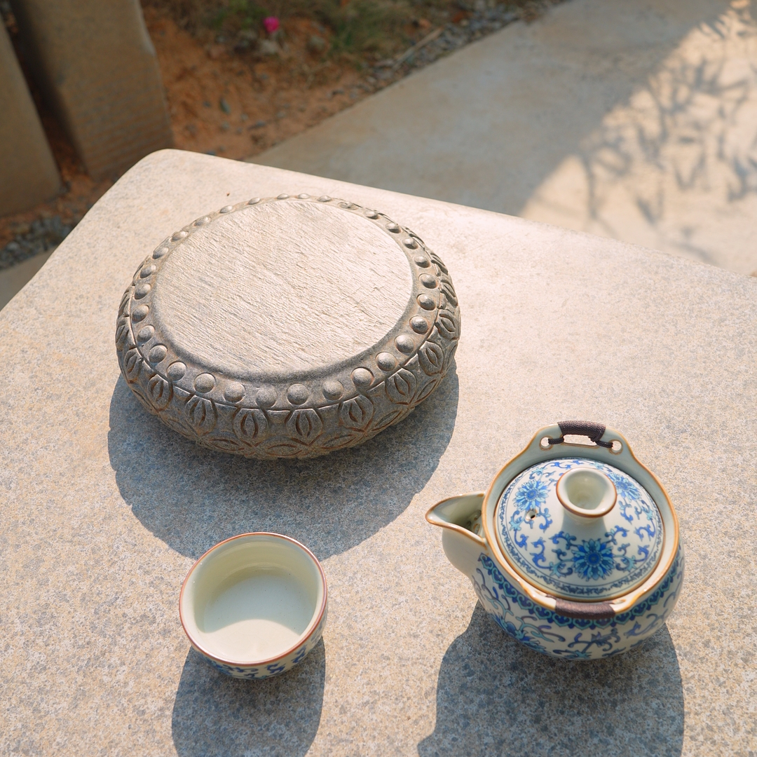 院景翁圆形鼓钉带满雕花承台底座石墩 户外庭院摆件