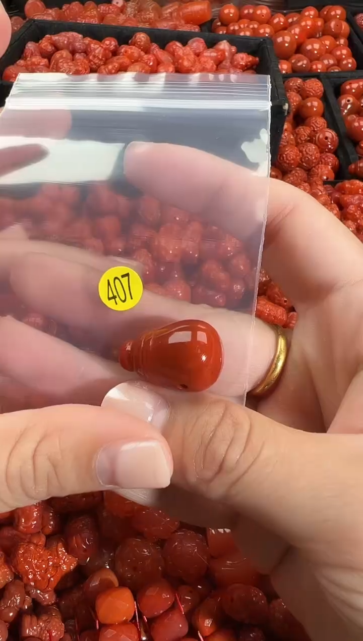 颈饰未镶嵌南红玛瑙1