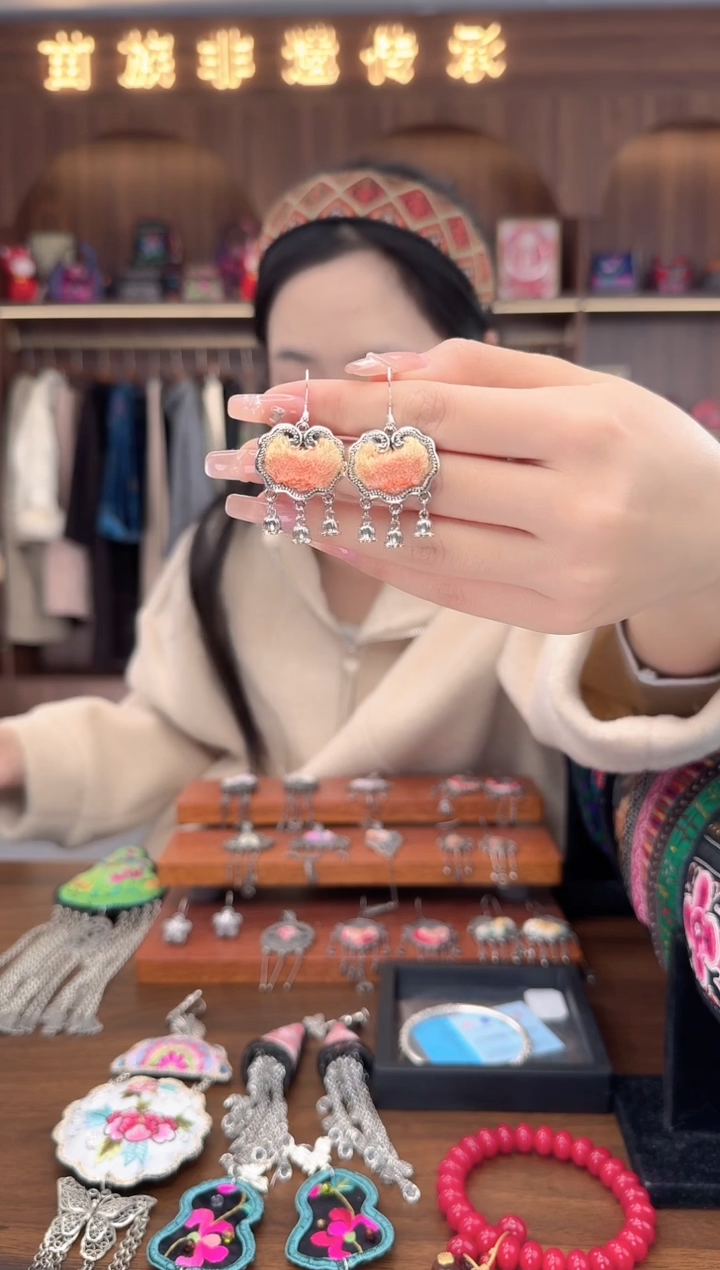 刺绣扶光苗绣传承4