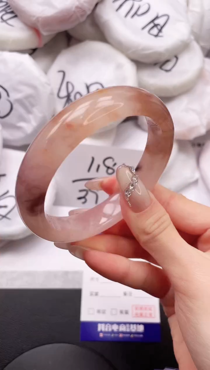 【闪购商品】石英质玉手镯未镶嵌23K39-62