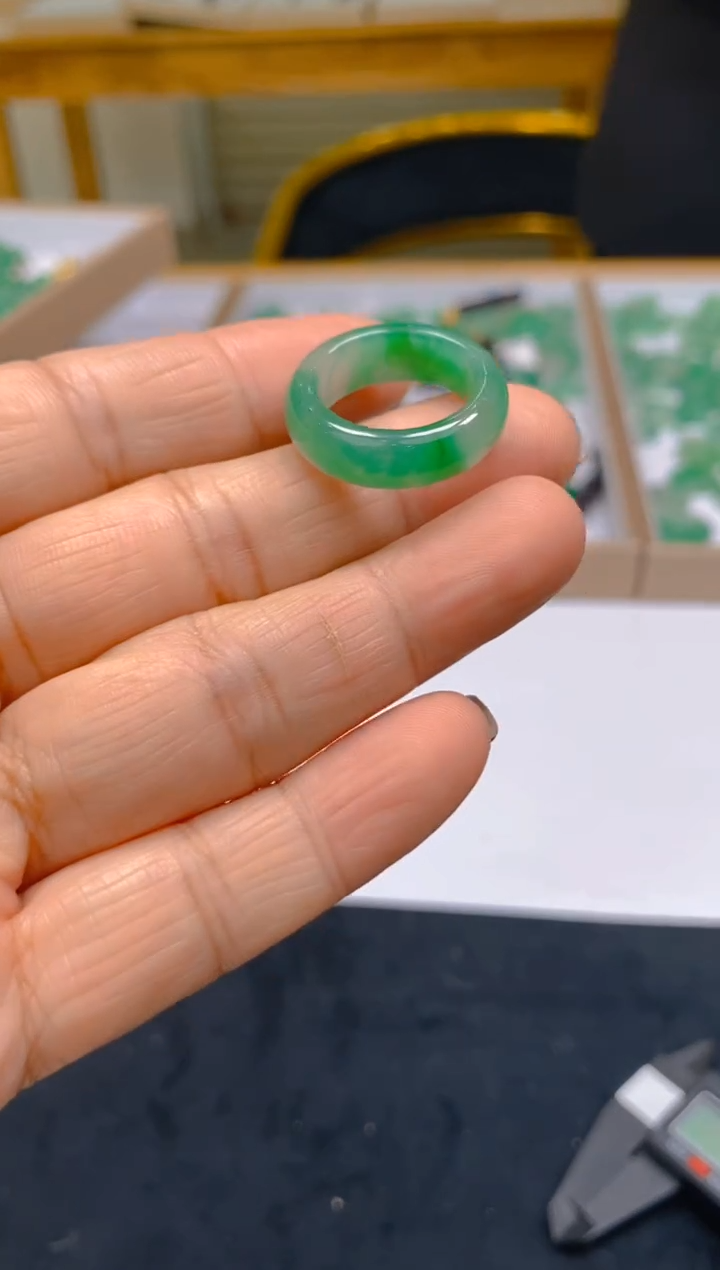 【闪购商品】石英质玉戒指未镶嵌冰美人非洲翠052