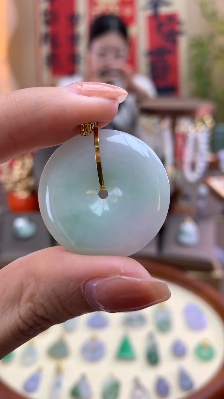 【闪购商品】翡翠颈饰18K金镶嵌平安扣