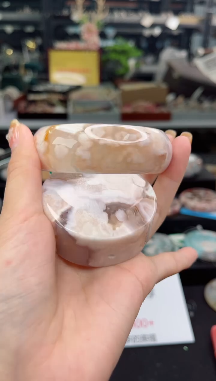 【闪购商品】石英质玉手镯未镶嵌60圈口（赠品镯心）1545677