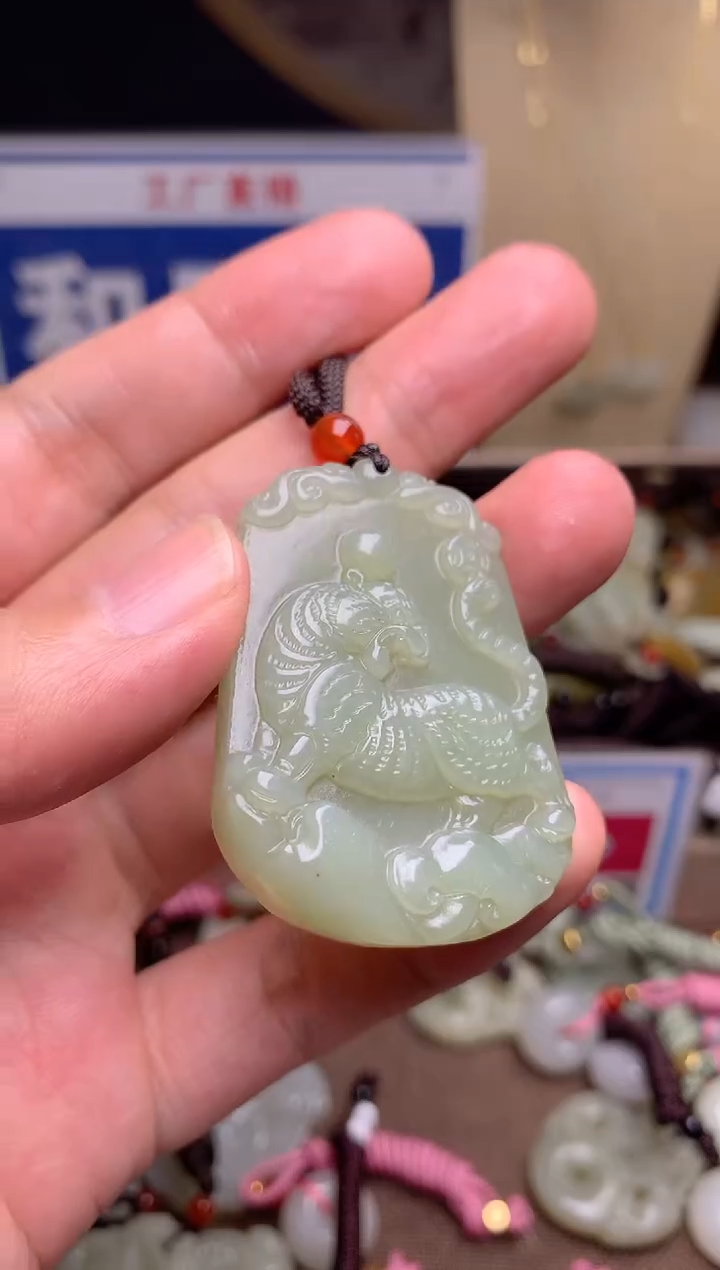 颈饰未镶嵌和田玉1