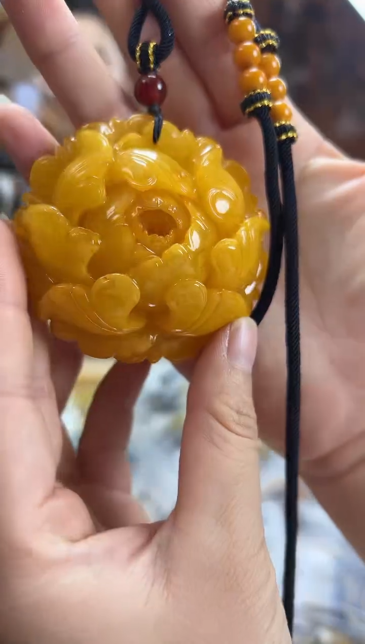 【闪购商品】琥珀裸石未镶嵌蜜蜡吊坠