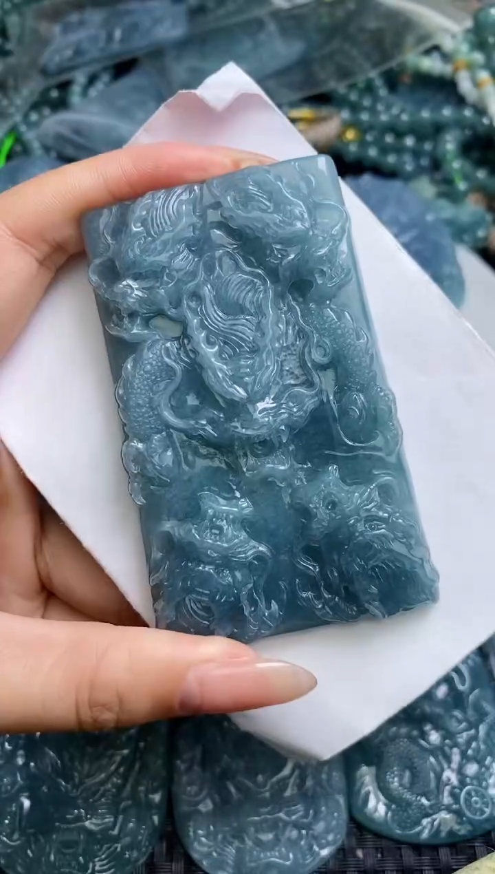 【闪购商品】翡翠颈饰未镶嵌          