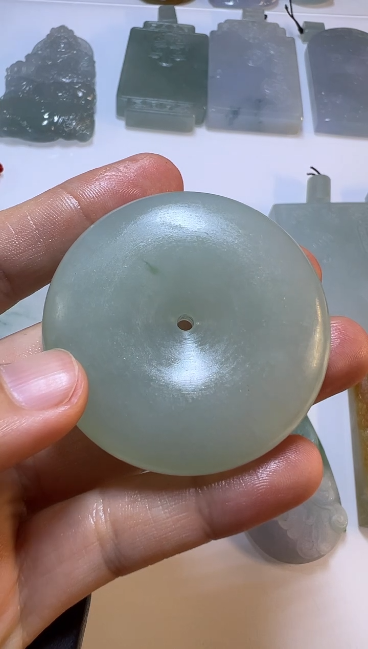 定制翡翠未镶嵌扣子