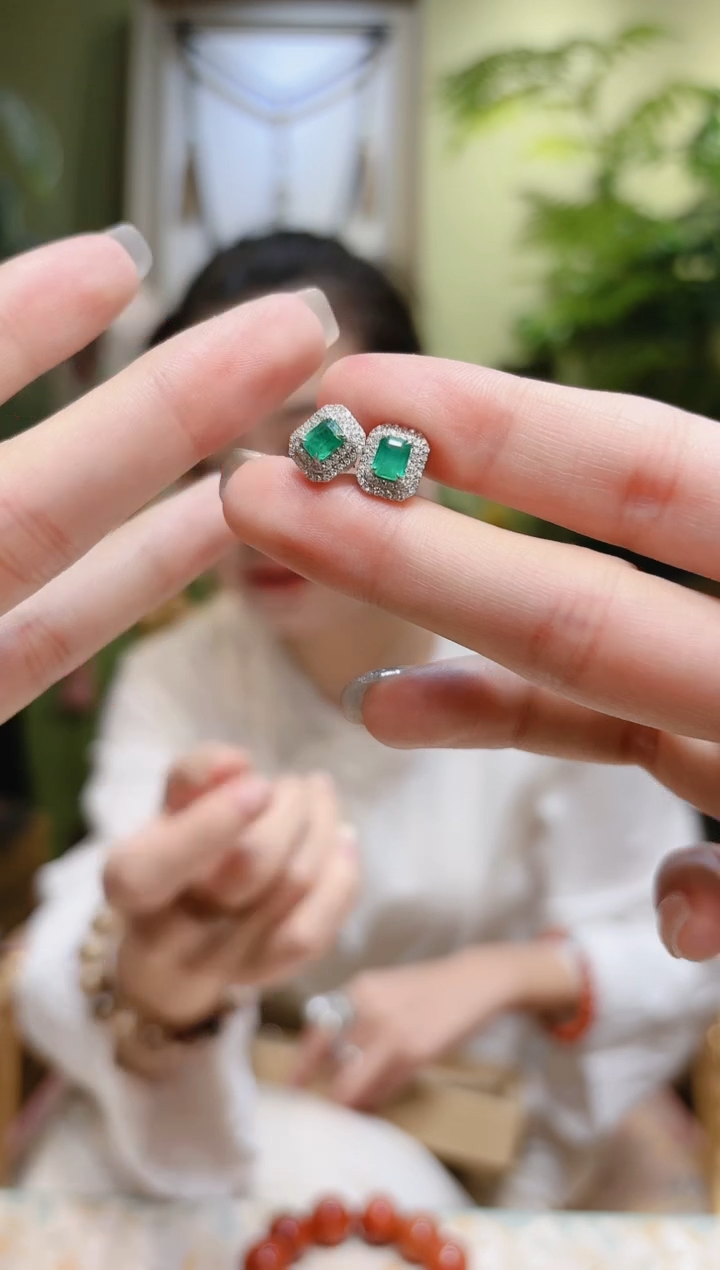 【闪购商品】祖母绿耳饰18K金镶嵌方糖祖母绿耳饰