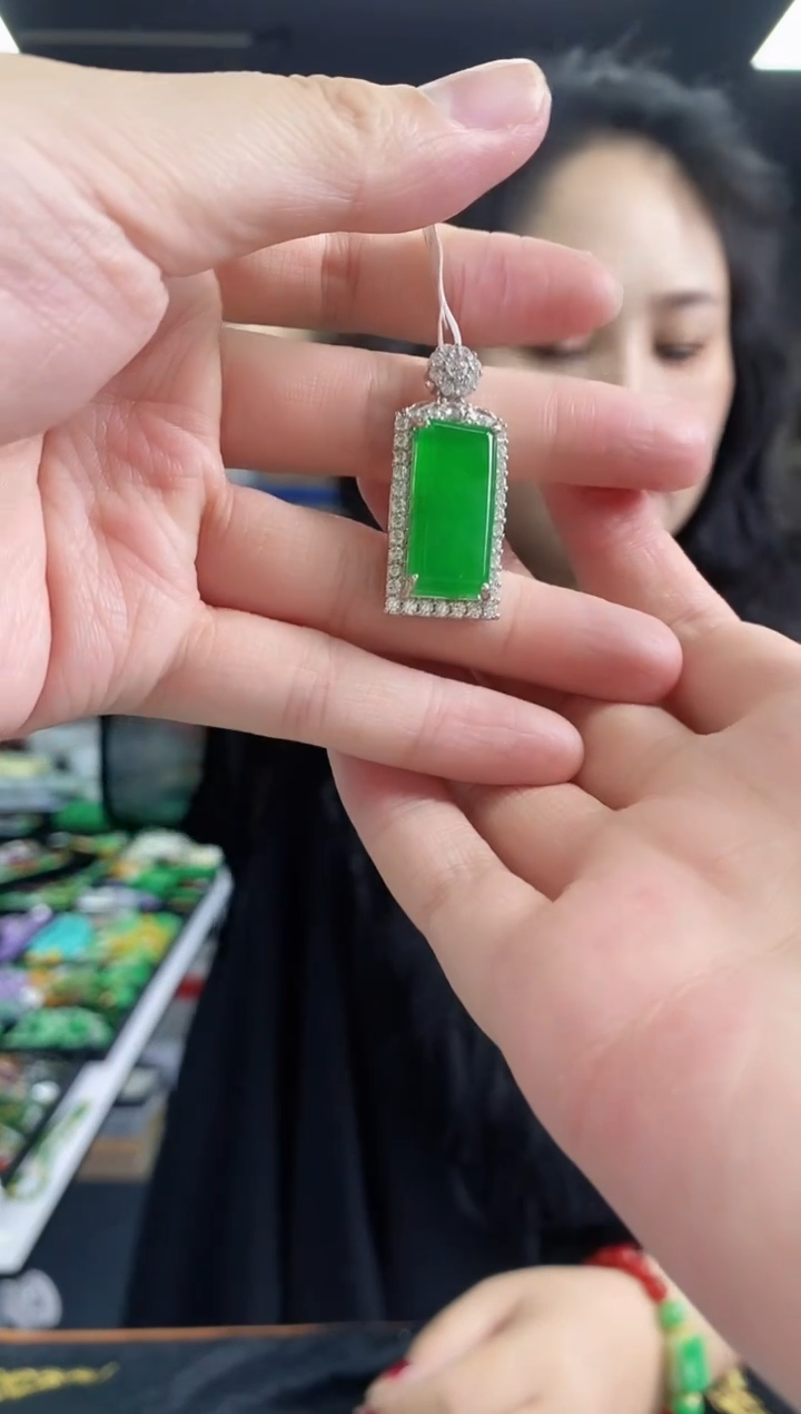 翡翠未镶嵌吊坠(不含链)多样性发其一颜色微差