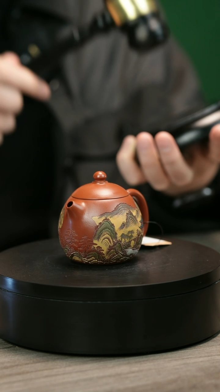 茶壶紫砂星**点H2205赵翠红彩绘龙蛋