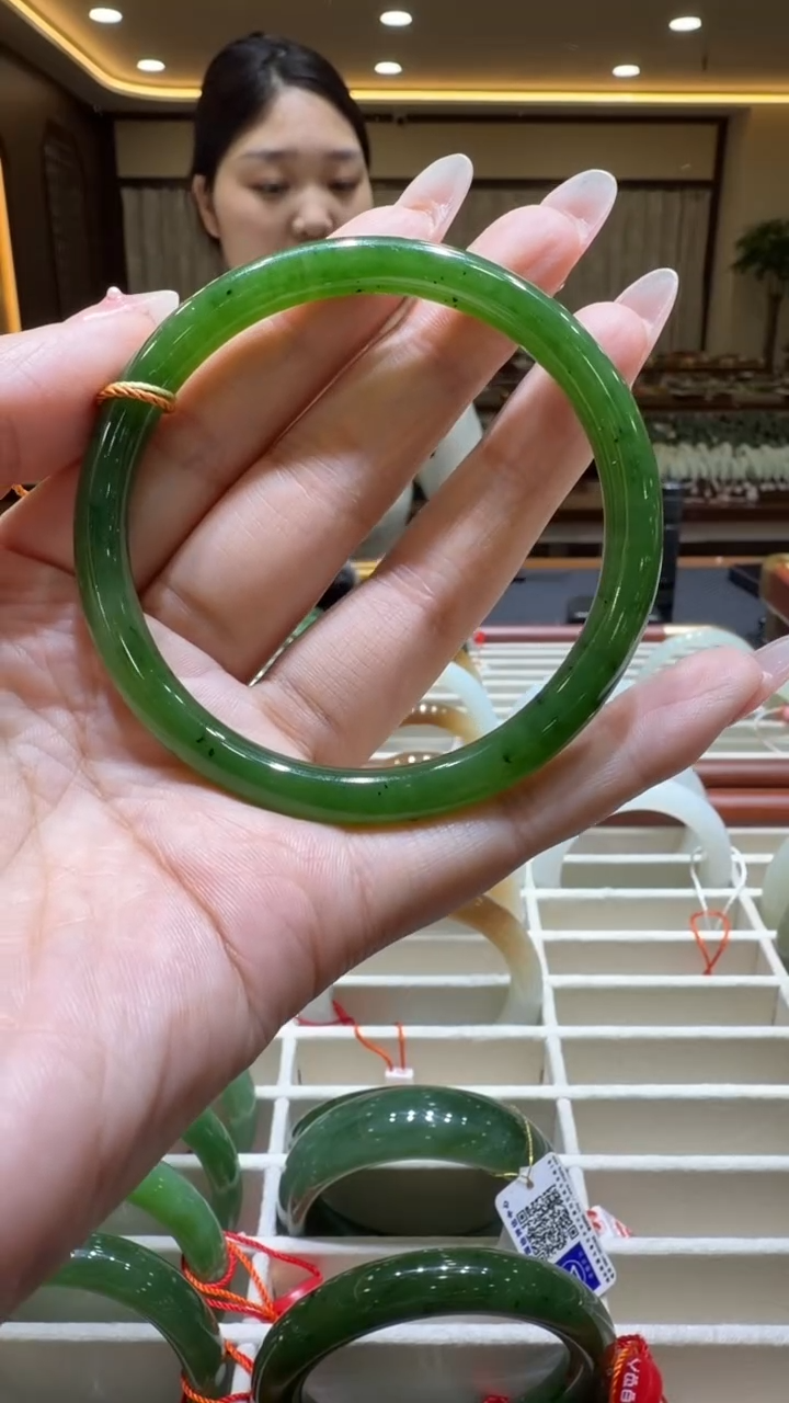 颈饰未镶嵌和田玉手镯59