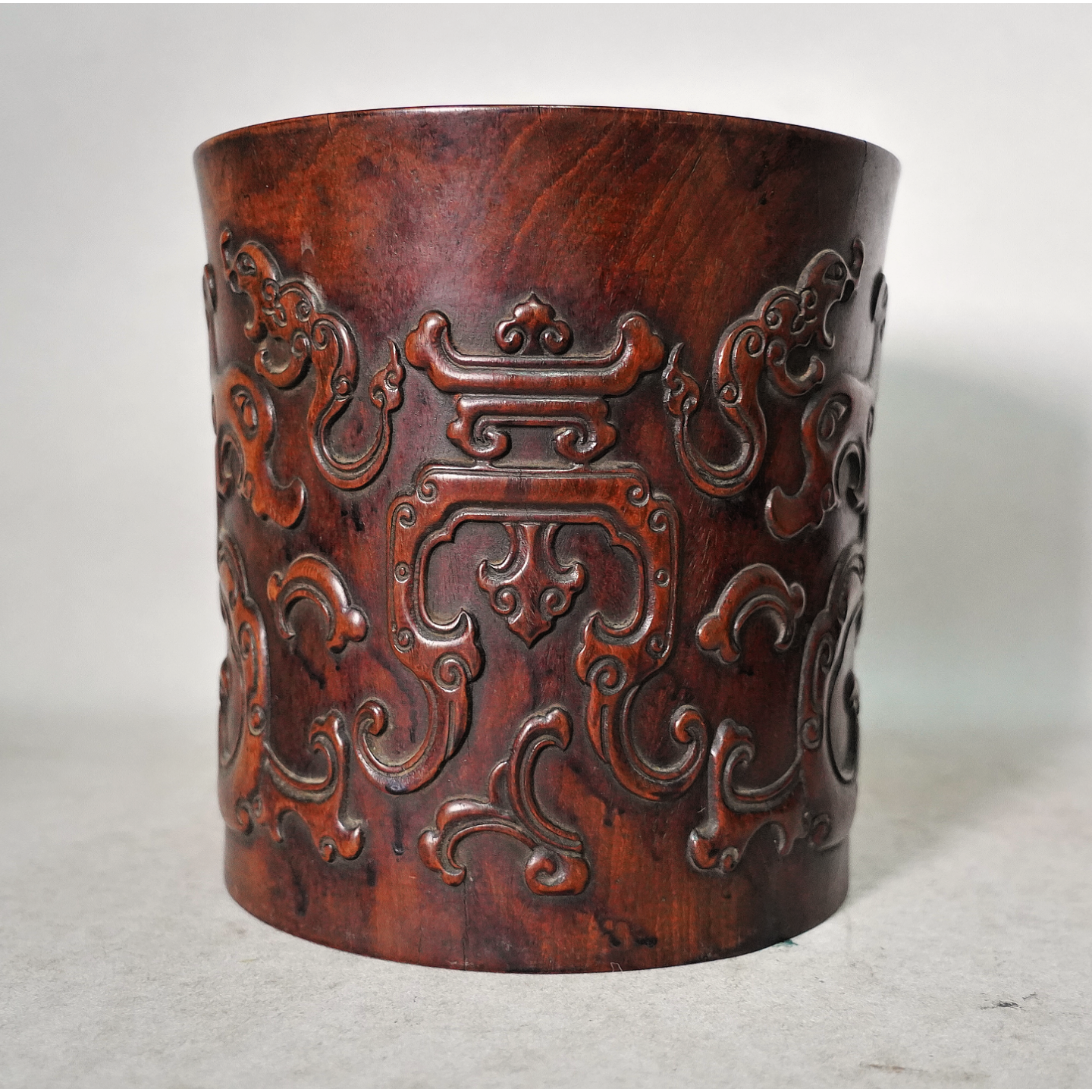 文华开物第241期拍品 6 清代 黄花梨夔龙纹笔筒