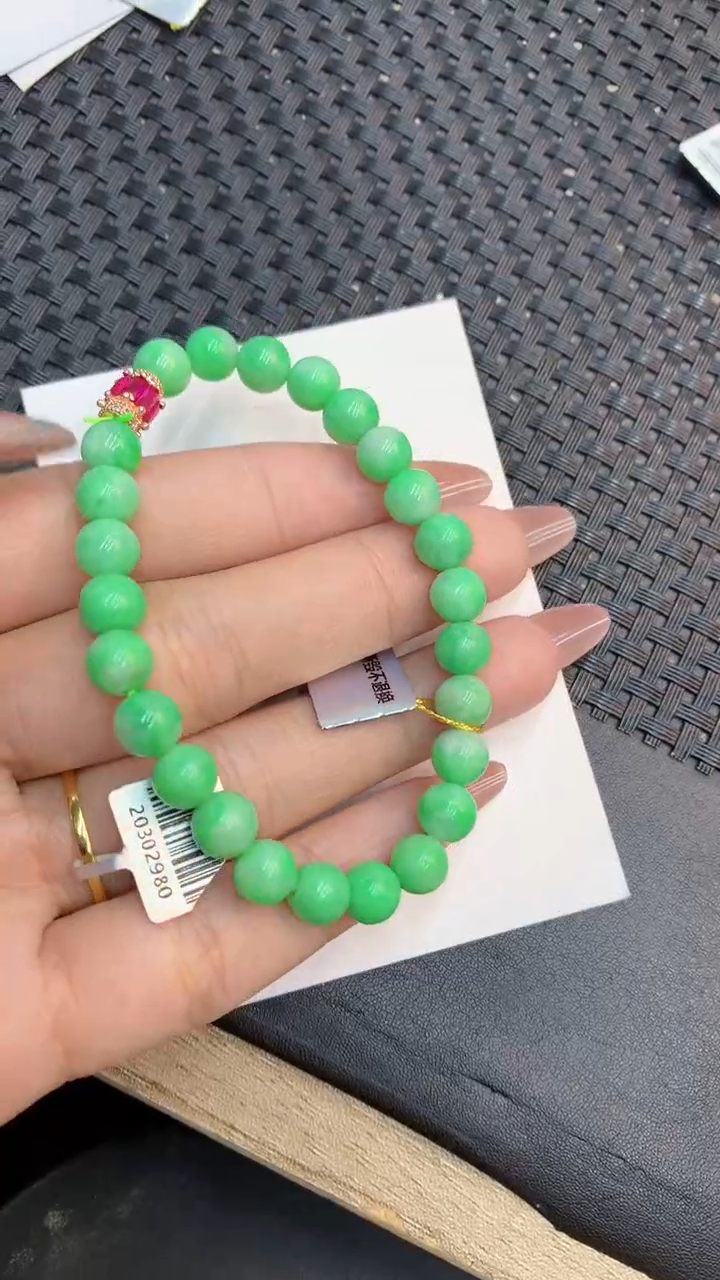 颈饰未镶嵌翡翠1