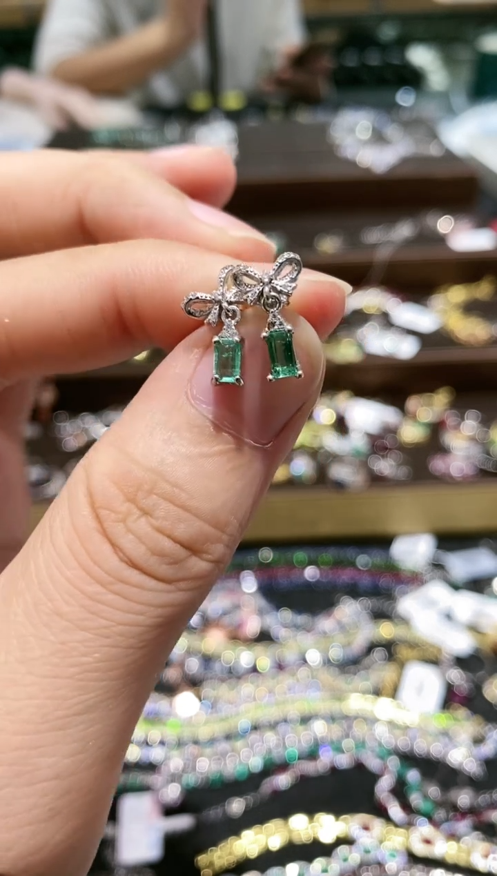 【闪购商品】祖母绿耳饰银S925镶嵌耳饰