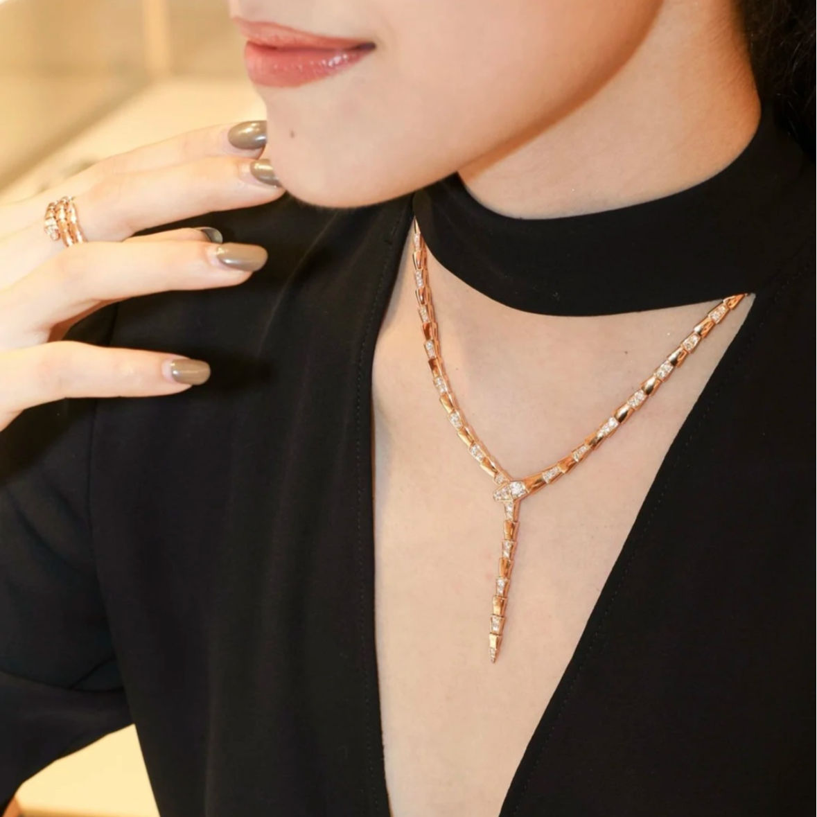 99新 BVLGARI/宝格丽 小花6欢 间钻蛇骨项链 18K玫瑰金 22年全套