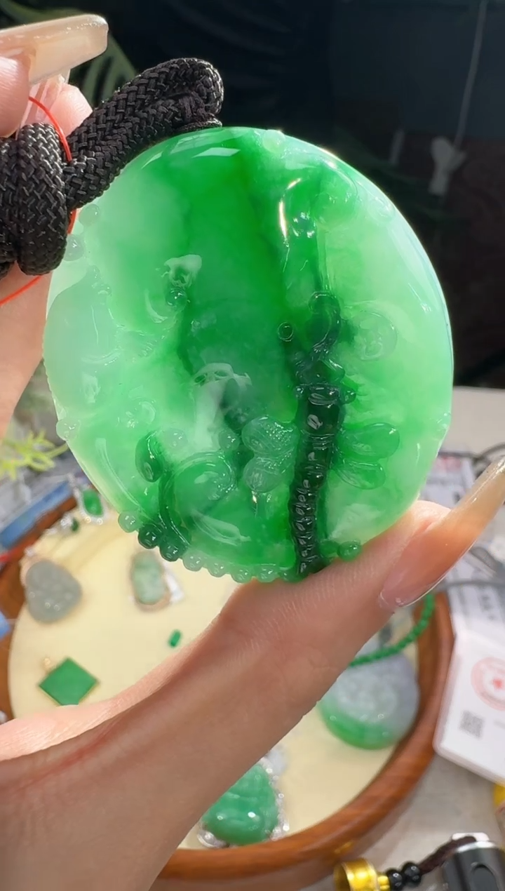 【闪购商品】翡翠颈饰未镶嵌挂件52.4*44.6*6.2