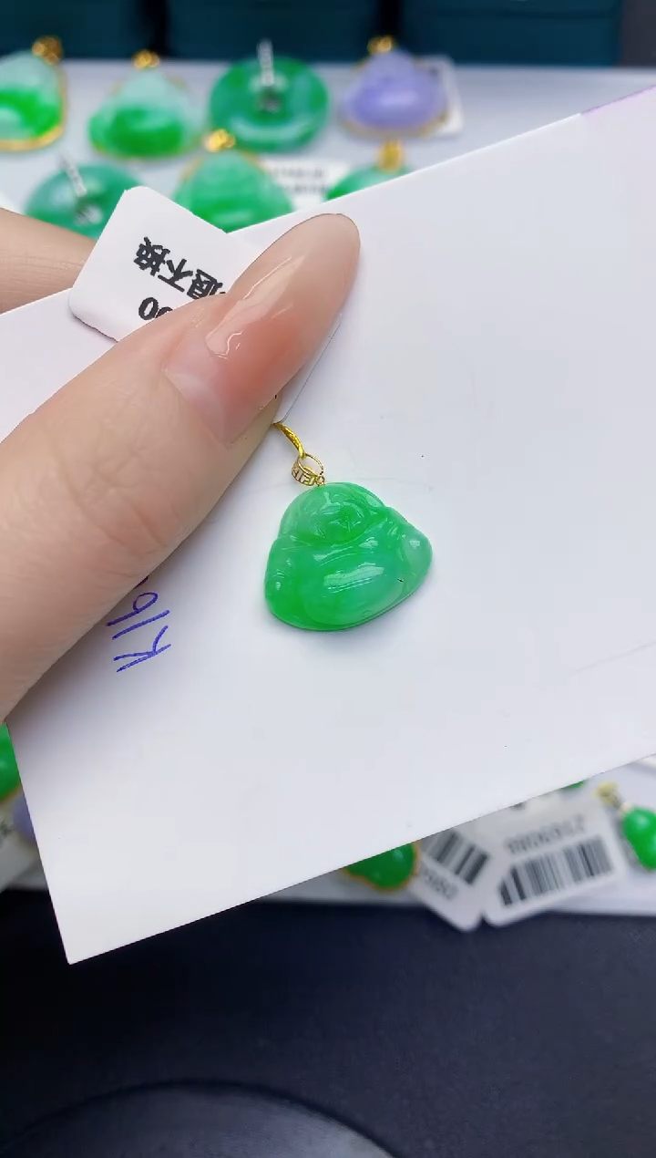 颈饰18K金镶嵌翡翠缅甸天然翡翠A货