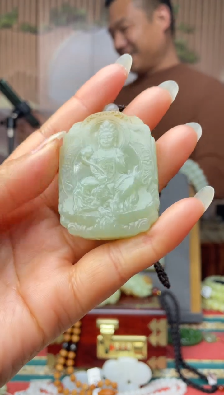 颈饰未镶嵌和田玉拍一发一