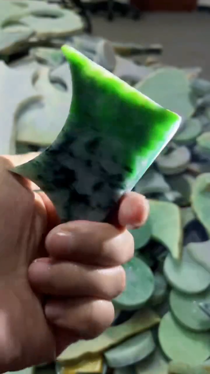 【闪购商品】翡翠挂件未镶嵌A货康壹195