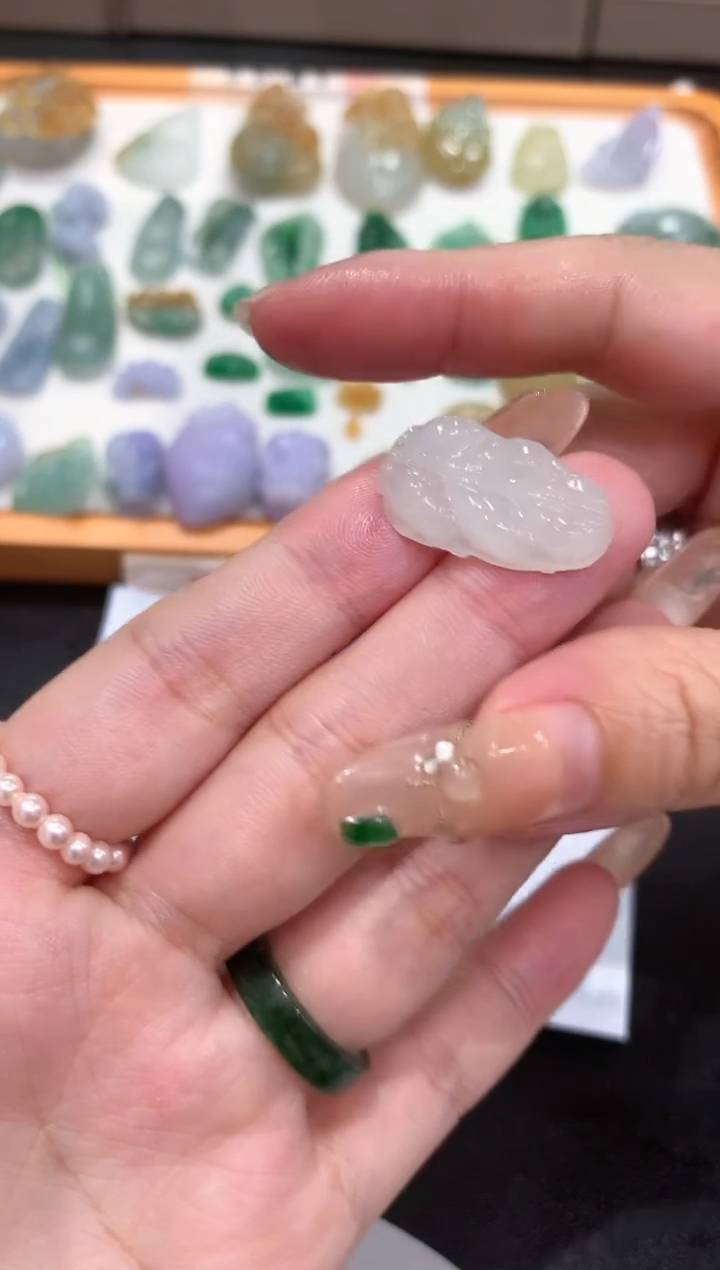 定制翡翠未镶嵌翡翠