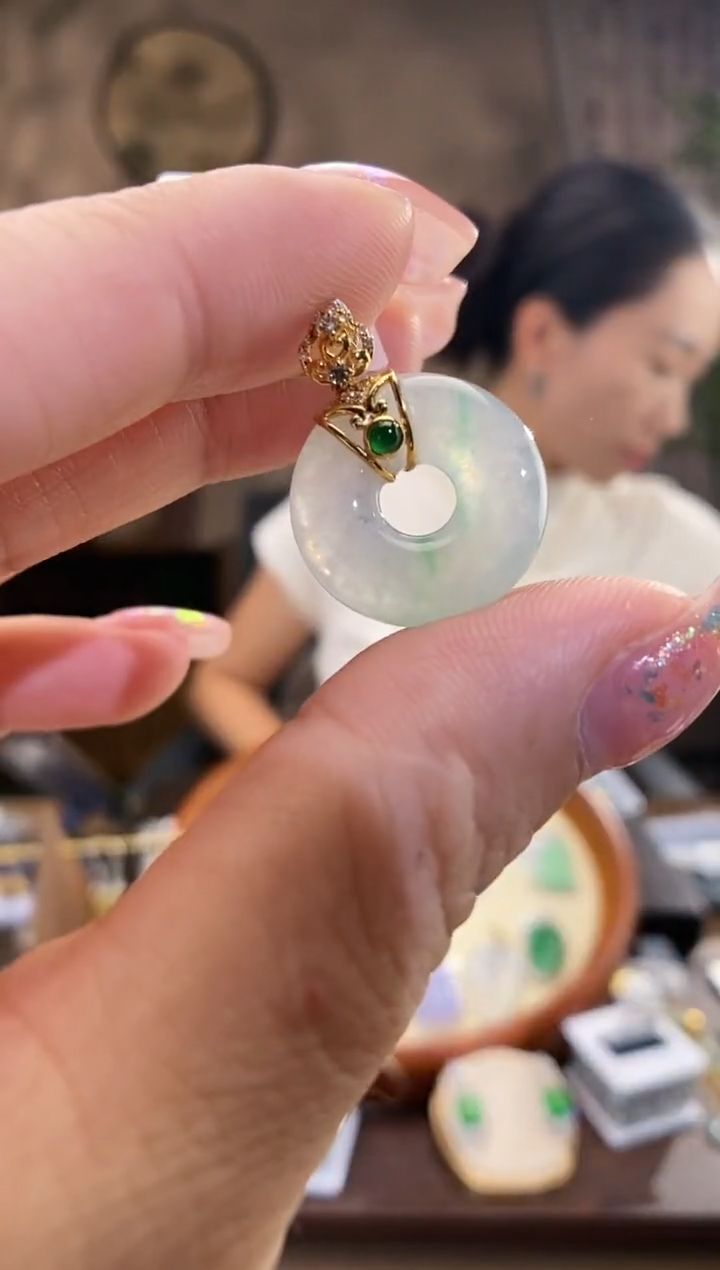 翡翠18K金镶嵌吊坠(不含链)甜甜圈