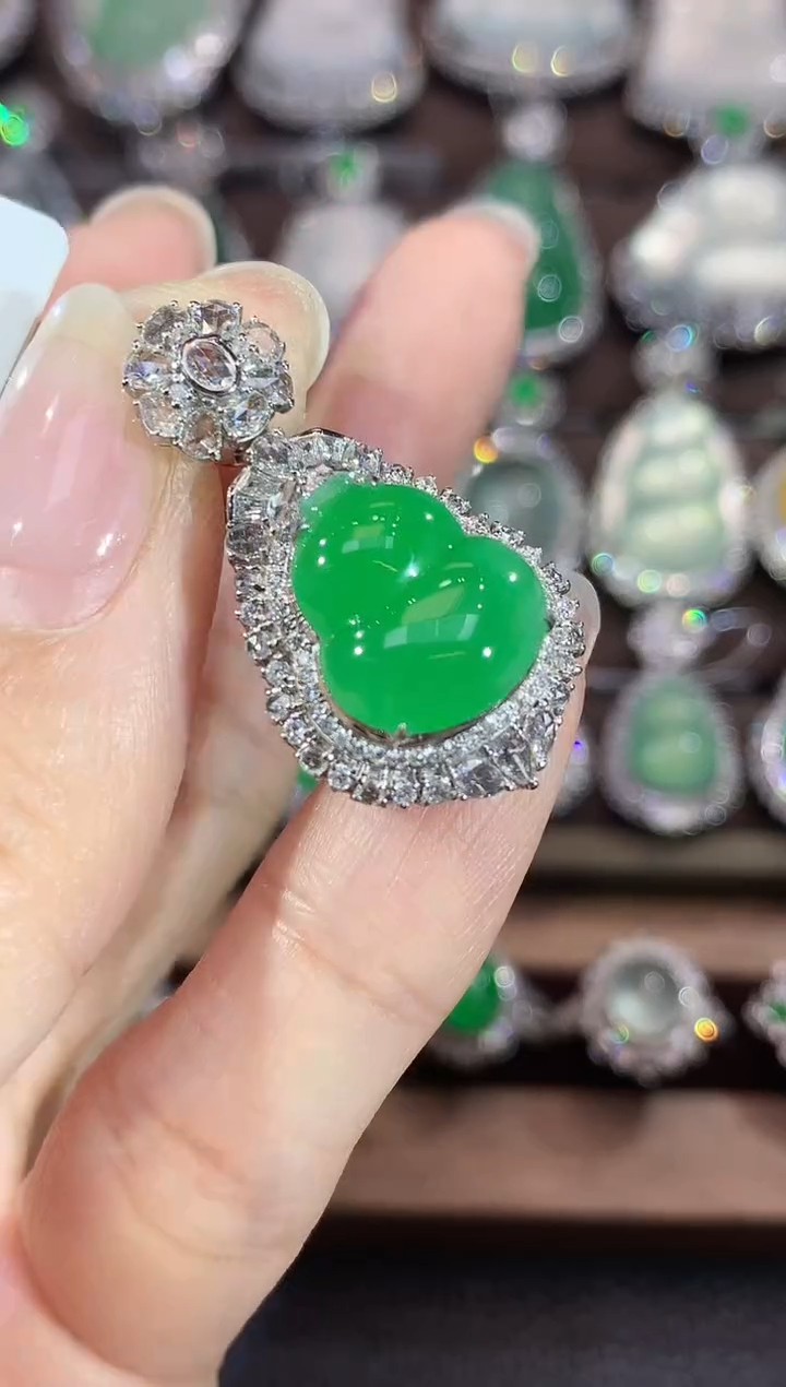 吊坠(不含链)18K金镶嵌翡翠俺****儿D1