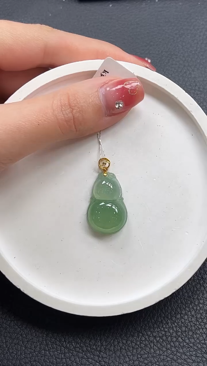 【闪购商品】翡翠颈饰18K金镶嵌葫芦
