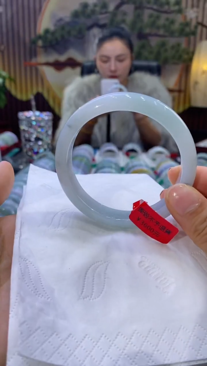 【闪购商品】翡翠手镯未镶嵌多人004545