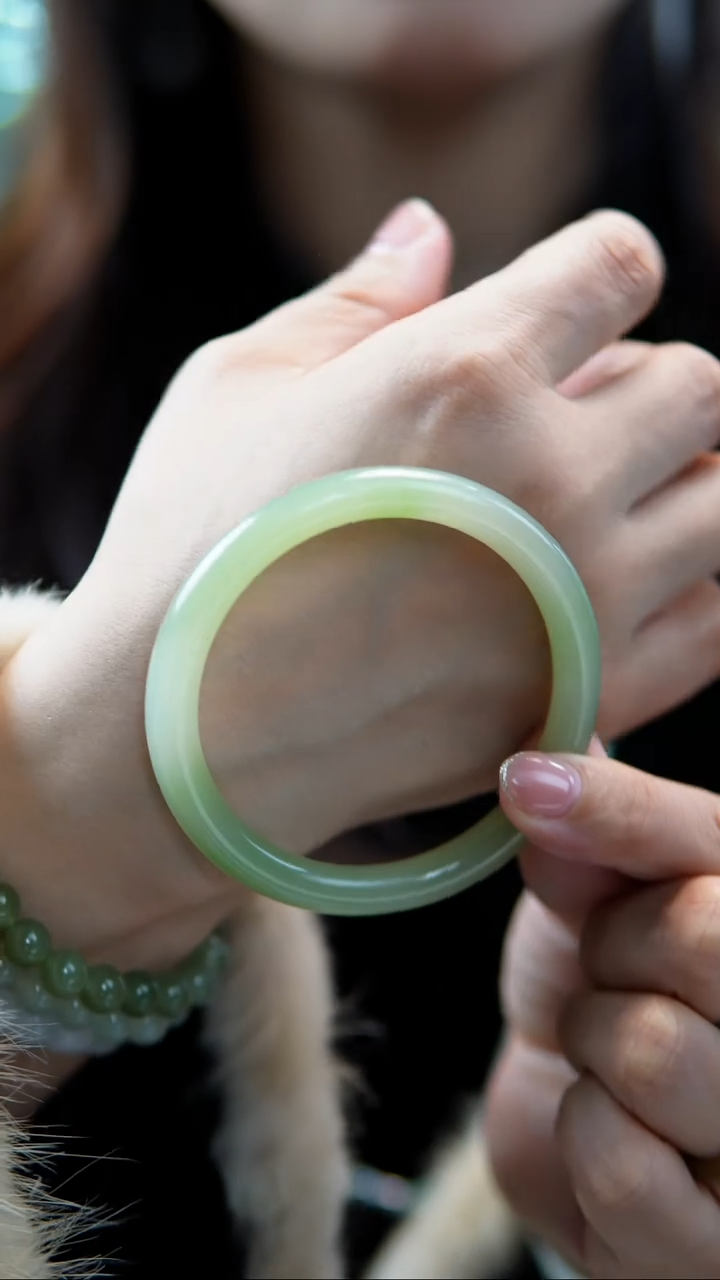 【闪购商品】和田玉手镯未镶嵌59-60翠青冰翠