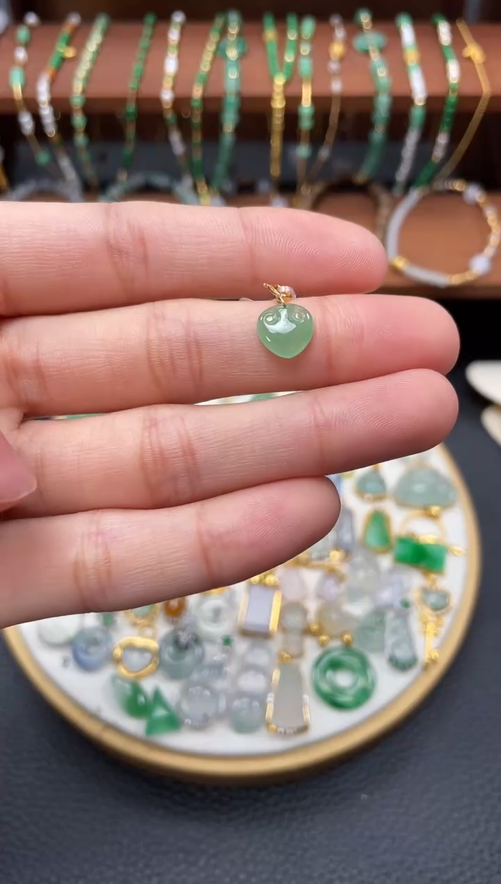 【闪购商品】翡翠吊坠(不含链)18K金镶嵌一个   JK508